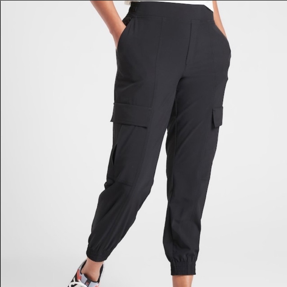 NWOT Athleta Chelsea Utility Jogger